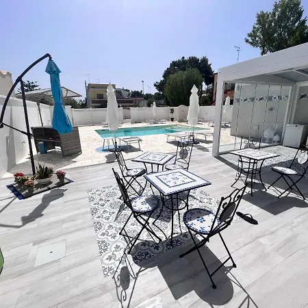 住宿加早餐酒店 Alto Salento - Pool And Sun 4*