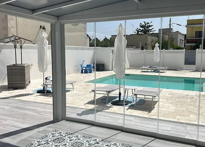 Alto Salento - Pool And Sun Bed & Breakfast 4*